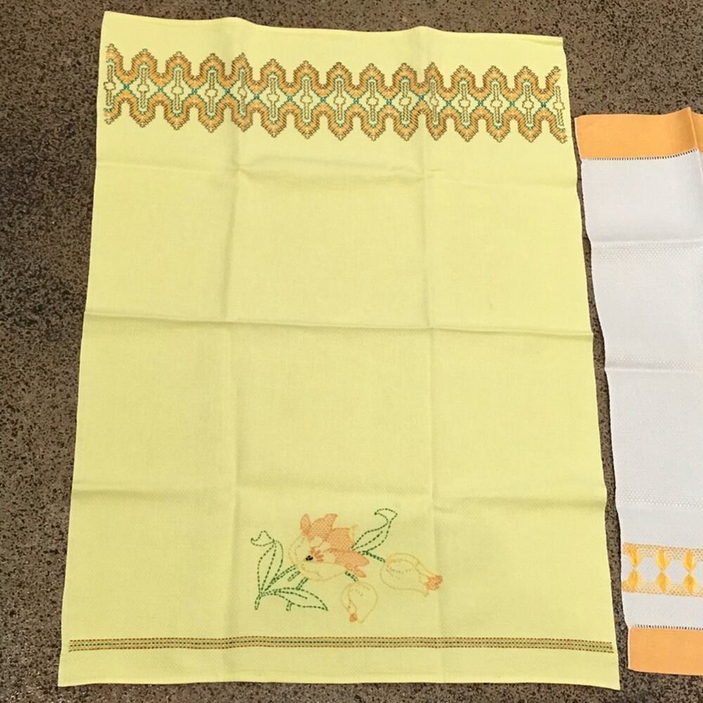 Set 5 Antique Hand Embroidered Kitsch Scandinavian Danish Embroidered Napkins - Picture 4 of 16
